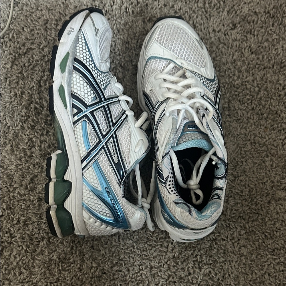 Asics White and Blue discontinued kayano gel 15
 small detachment on one shoe*